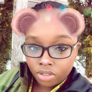 Meet your Posher, Roniece